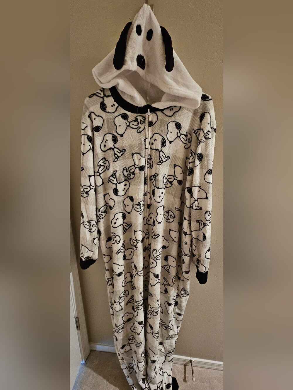Peanuts Snoopy One Piece Pajamas/Costume Adult Unisex Large